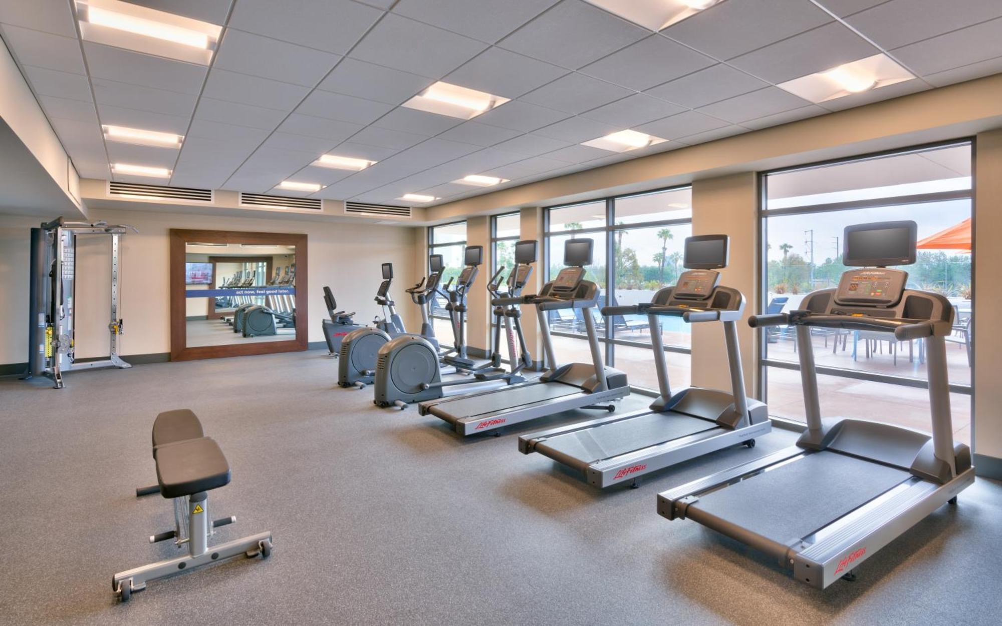 Hampton Inn & Suites Anaheim Resort Convention Center Экстерьер фото