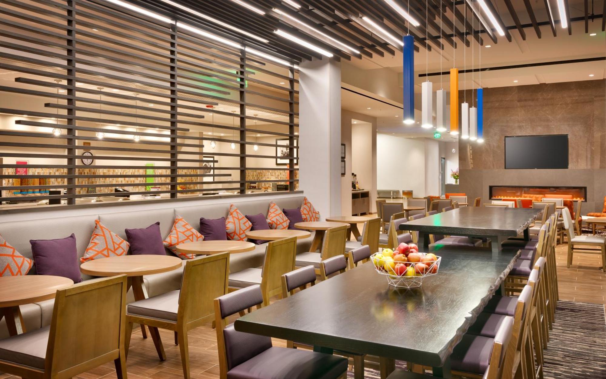 Hampton Inn & Suites Anaheim Resort Convention Center Экстерьер фото