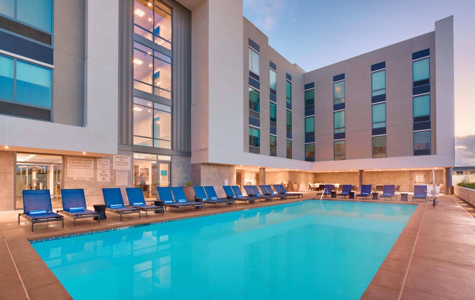 Hampton Inn & Suites Anaheim Resort Convention Center Экстерьер фото