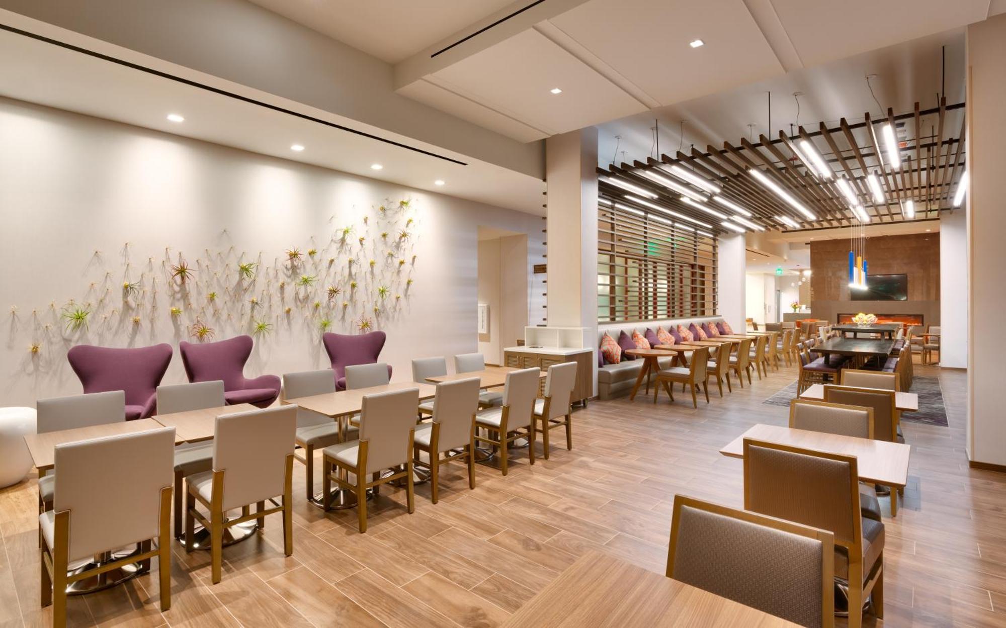 Hampton Inn & Suites Anaheim Resort Convention Center Экстерьер фото