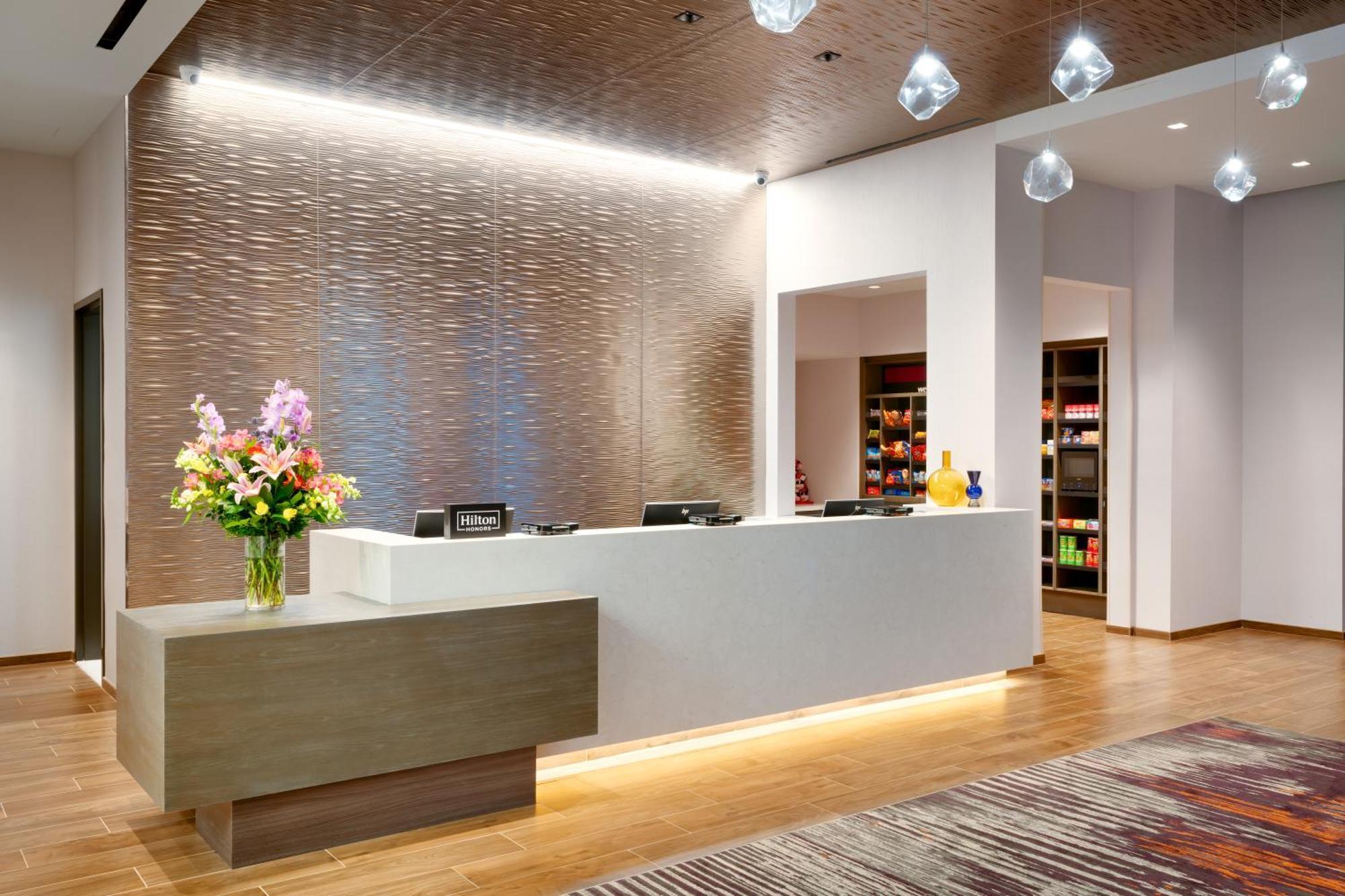 Hampton Inn & Suites Anaheim Resort Convention Center Экстерьер фото