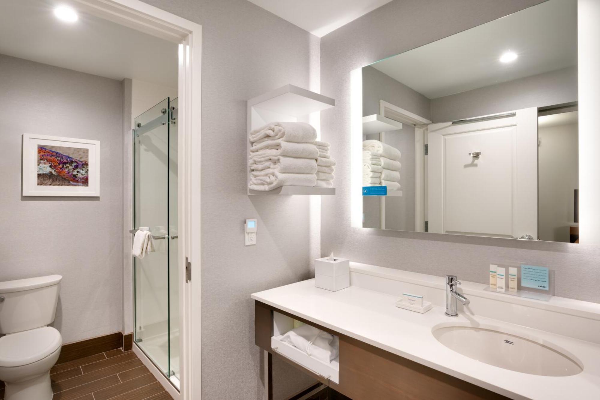 Hampton Inn & Suites Anaheim Resort Convention Center Экстерьер фото