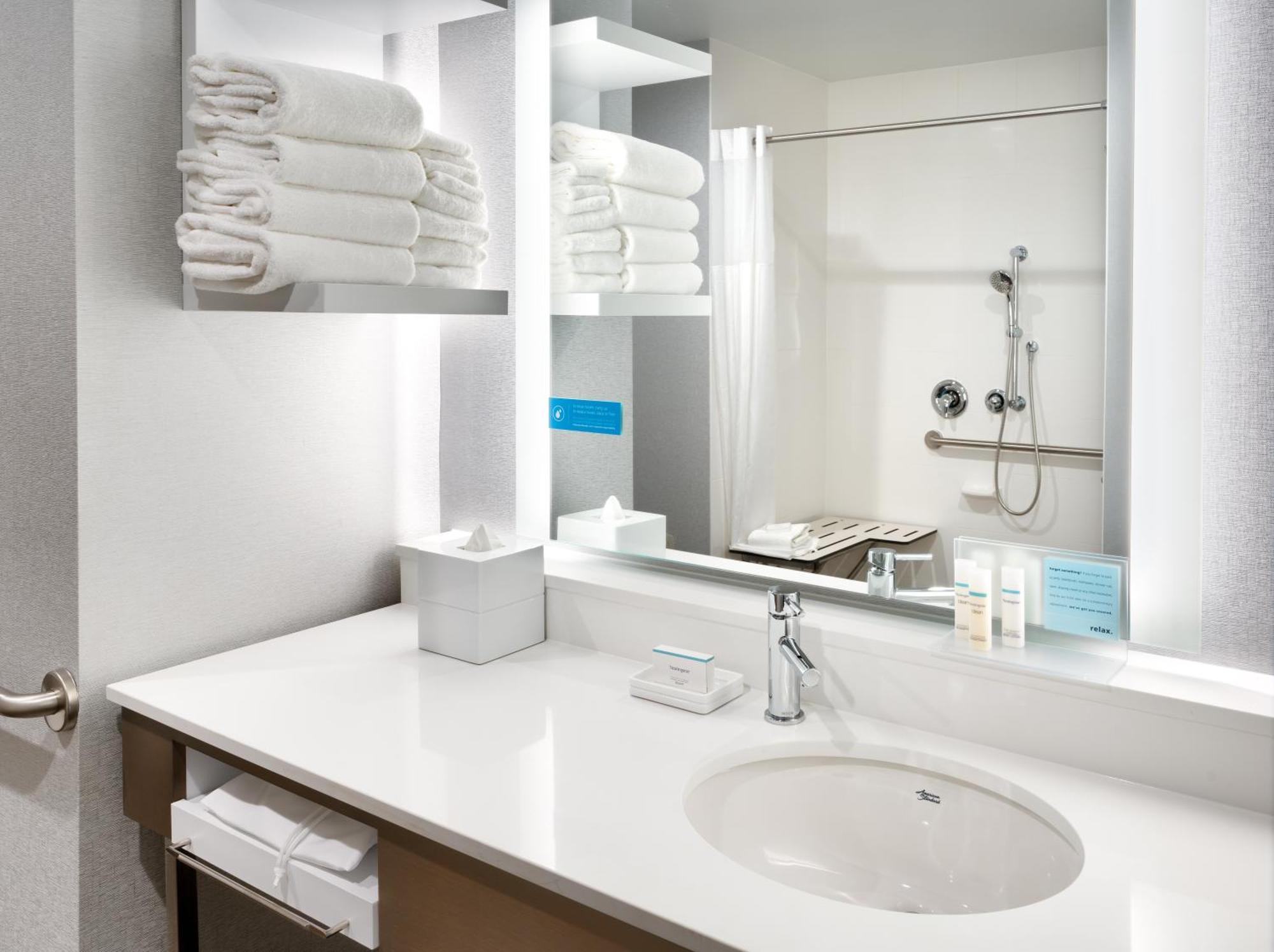 Hampton Inn & Suites Anaheim Resort Convention Center Экстерьер фото