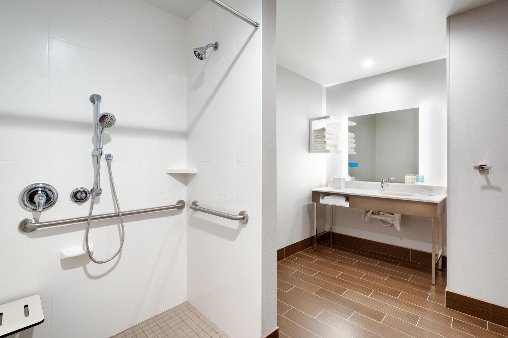 Hampton Inn & Suites Anaheim Resort Convention Center Экстерьер фото