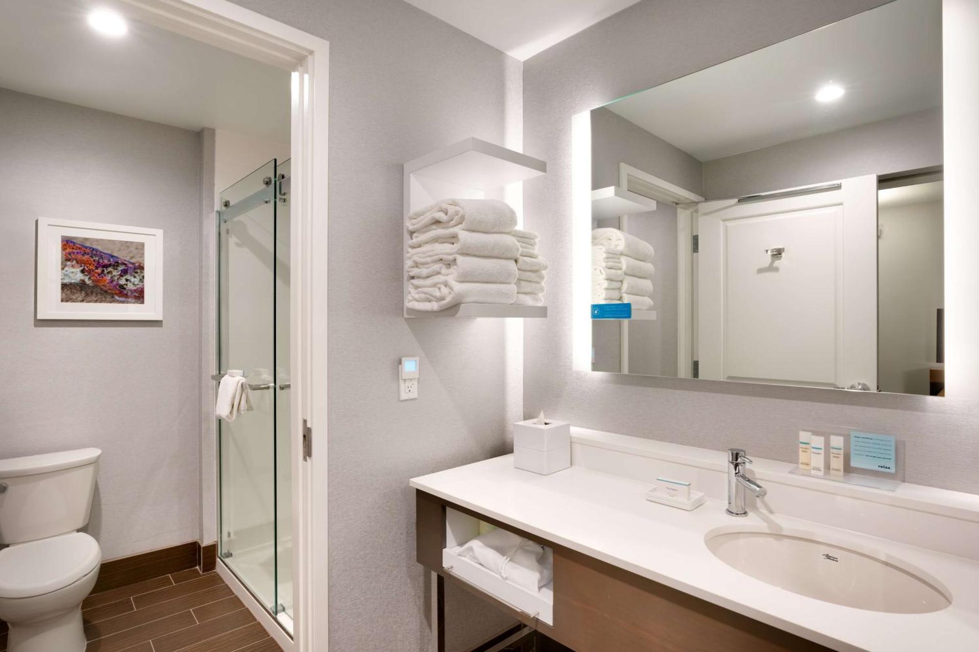 Hampton Inn & Suites Anaheim Resort Convention Center Экстерьер фото