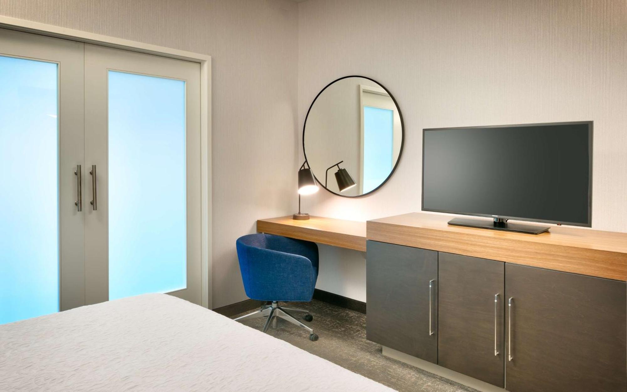 Hampton Inn & Suites Anaheim Resort Convention Center Экстерьер фото