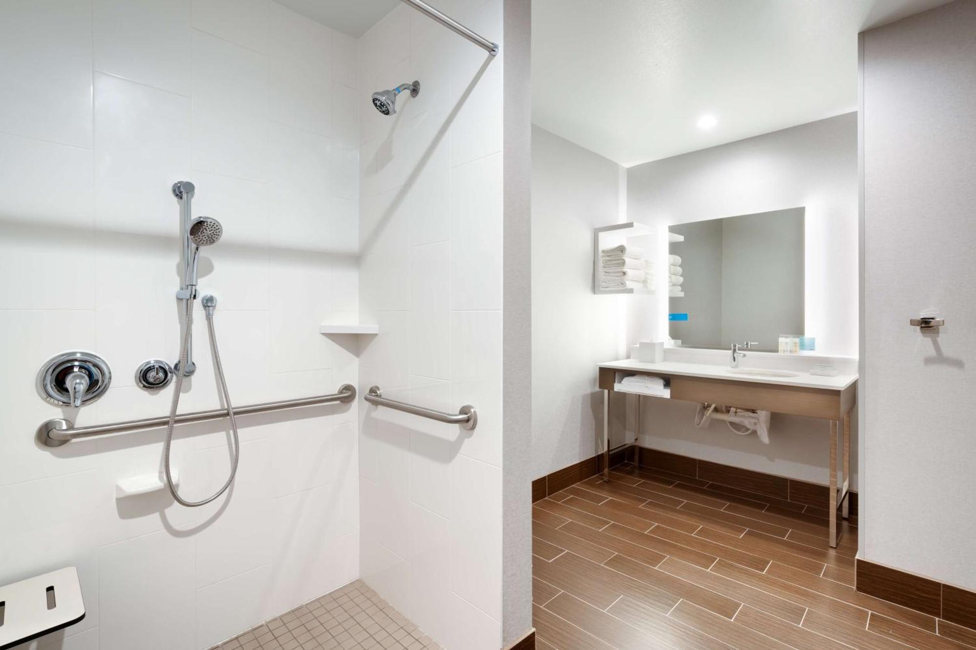 Hampton Inn & Suites Anaheim Resort Convention Center Экстерьер фото