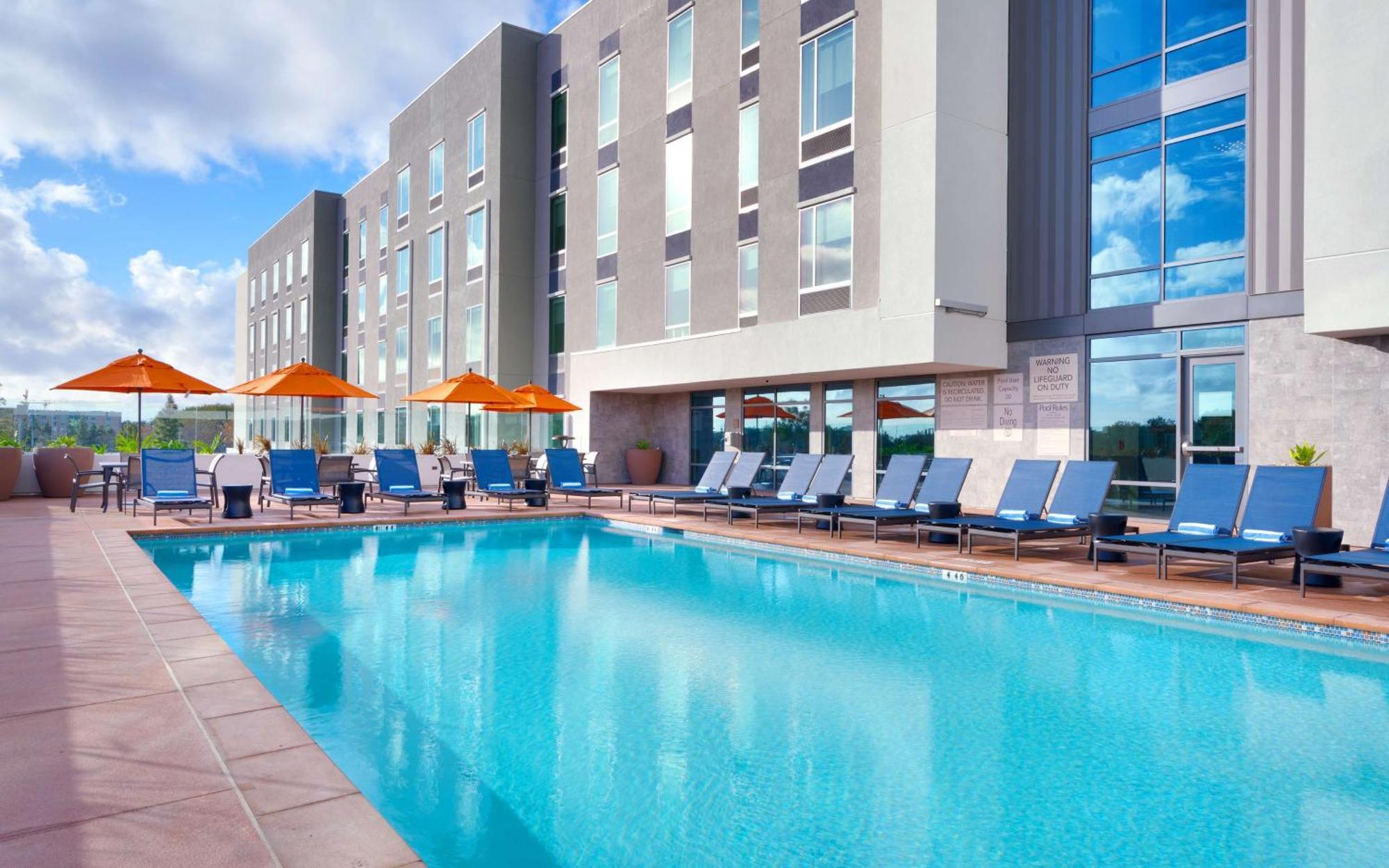 Hampton Inn & Suites Anaheim Resort Convention Center Экстерьер фото